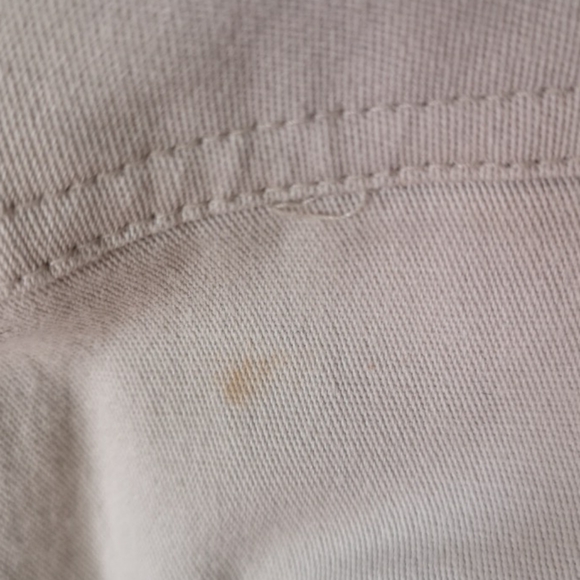 Larry Levine Cream Capris - Picture 6 of 7